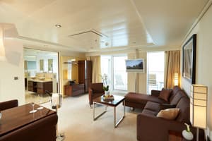 Hapag-Lloyd MS Europa 2 Accommodation Grand Penthouse Suite.jpg
