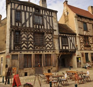 European Waterways L'Art de Vivre Destinations Noyers-sur-serein.jpg