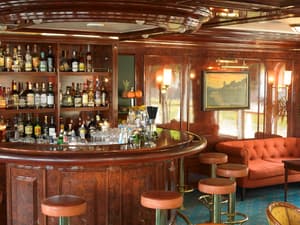 Hebridean Island Cruises Royal Crown Interior Bar Lounge 1.jpg