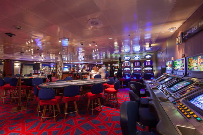 Pullmantur Zenith Interior Casino 2.jpg