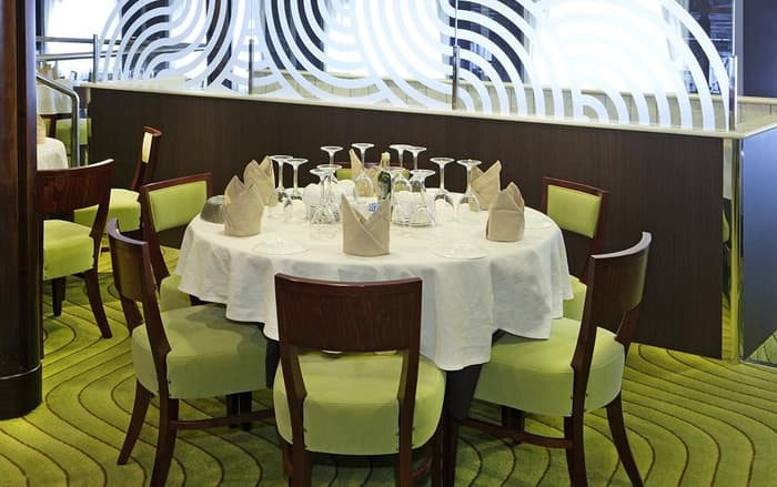 Cruise & Maritime Voyages Magellan Interior Kensington Restaurant.jpg