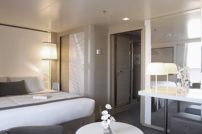 Ponant Le Soleal Accommodation Deluxe Suite.JPEG