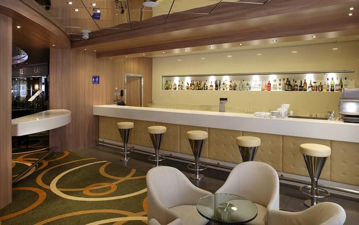Cruise & Maritime Voyages Magellan Interior Hampton's Lounge Bar.jpg