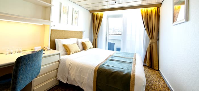 Pullmantur Horizon Accommodation Outside Deluxe with Balcony.jpg