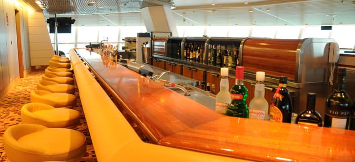 Pullmantur Monarch Interior 360 Lounge Bar.jpg