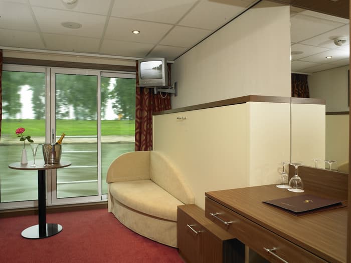 The River Cruise Line MS Serenity Accommodation Panorama Cabin.jpg
