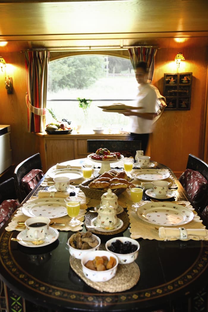 Belmond River Cruises Belmond Fleur de Lys Interior Restaurant Breakfast.jpg