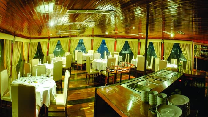 G Adventures Amatista Interior Dining Room.jpg