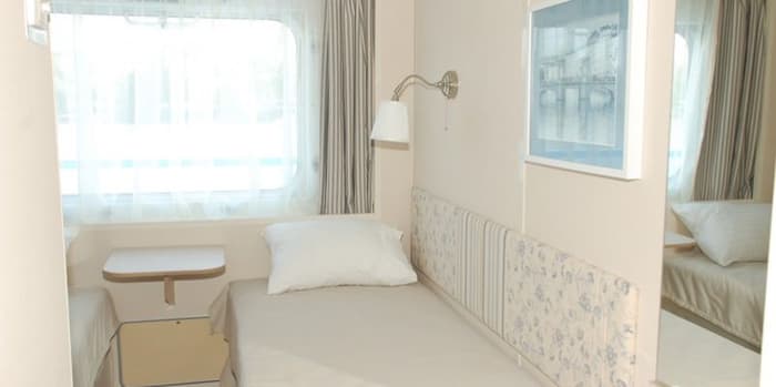 Noble Caledonia Rakhmaninov Accommodation Twin Main Deck.jpeg