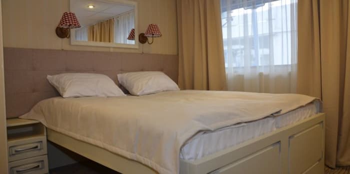 Noble Caledonia Rakhmaninov Accommodation Upper Deck Cabin.jpeg