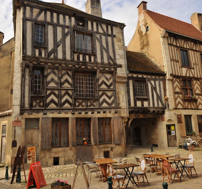 European Waterways L'Art de Vivre Destinations Noyers-sur-serein.jpg