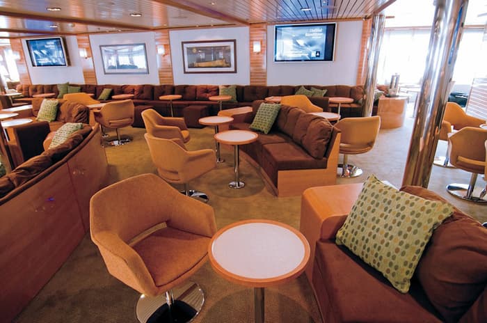 Lindblad National Geographic Endeveour Lounge.jpg