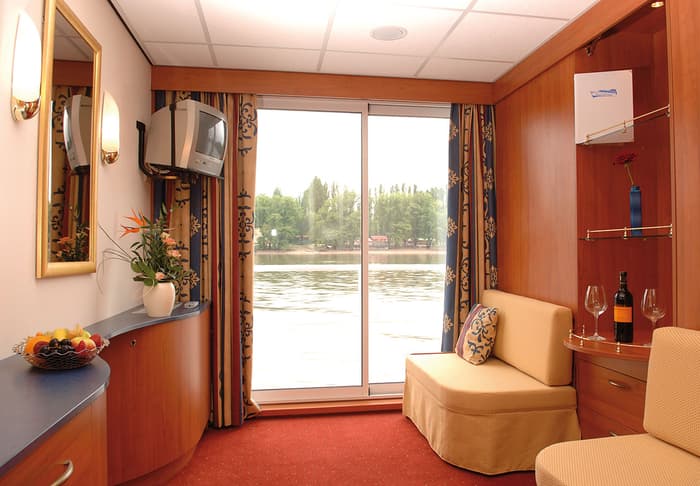 Nicko Cruises MS River Art Accommodation Cabin 1.jpg