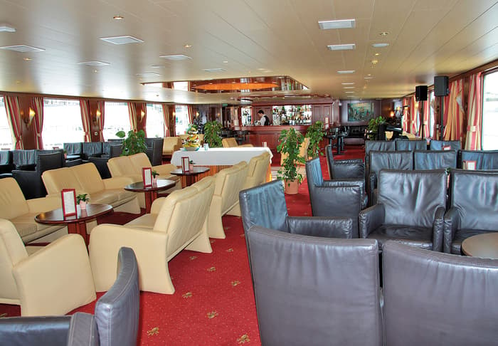 Nicko Cruises MS River Art Interior Restaurant.jpg