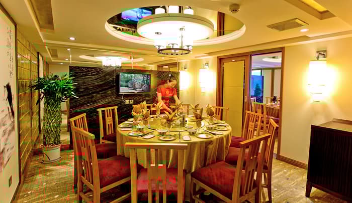 President Cruises President No. 8 Restaurant 1.jpg