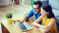 Couple laptop