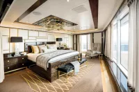 RSSC Explorer Regent Suite bedroom 1