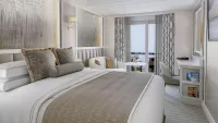 Concierge Level Veranda 1 min