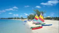 Half moon cay min