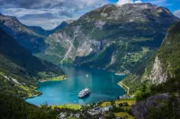 Our guide to finding the perfect Norwegian fjords cruise