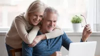 Couple laptop