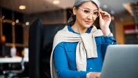 Woman laptop min