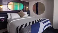 Seriously suite bedroom min