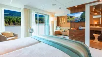 Amadeus cabin min