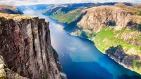 2 lysefjord min
