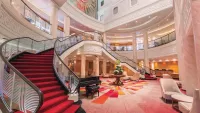 Qm2 grand lobby min