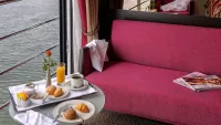 breakfast avalon waterways
