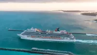 Carnival Breeze min