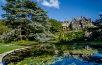 Shutterstock 1621037530 min Bodnant Gardens