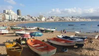 Las Canteras Beach min