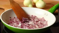 Saute onion min