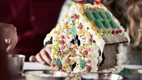Gingerbread house min