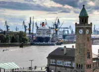 QM2 Drydock 2