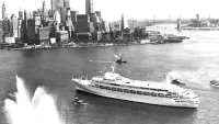 SS Canberra approaches New York in 1962.