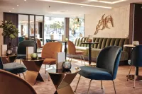 Discover Café Vienna onboard Amadeus Riva. Credit: Amadeus