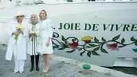 Joan Collins Rover Cruise