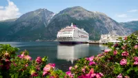 Is spring the best time of year to cruise?