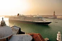 Queen Elizabeth in Venice