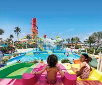 RCI PDI 052019 Jordan Dani Day4 C1 Splashaway Bay 013595 RET CMYK