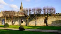 Bourg is a starting point for excursions to Cognac