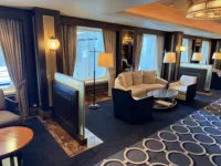 The Crown Grill Bar (Discovery Princess)