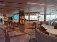 Bellini's is a social hub on the Piazza (Star Princess)