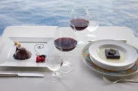 Guests can opt for complimentary wine or beer with lunch and dinner | Credit: Oceania Cruises