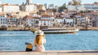 Tourist in Porto canva