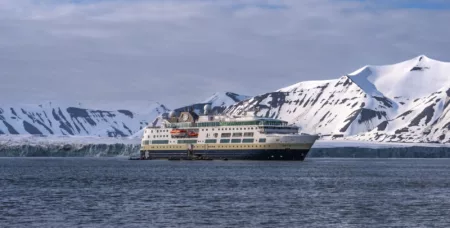 Circumnavigating Svalbard - The Ultimate Expedition