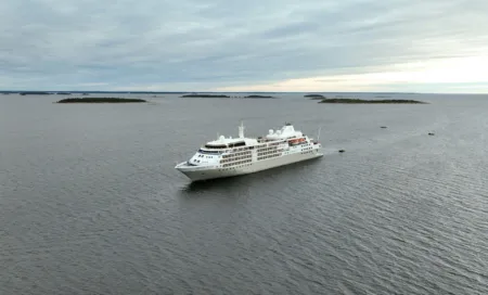 Nuuk to Iqaluit